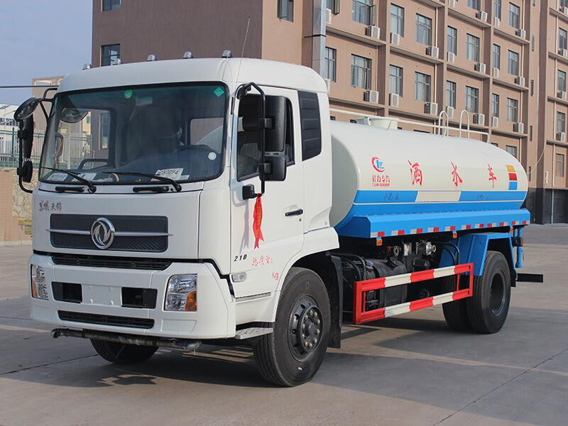 洒水车
