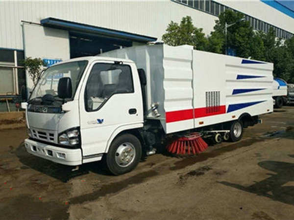 五十铃洗扫车